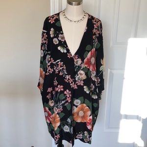 NWT Charlie B Reversible Kimono Wrap size Small